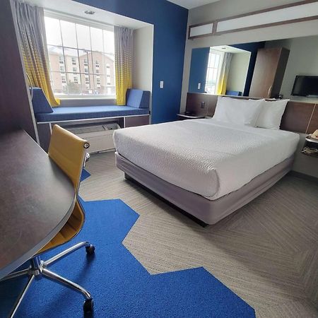 Microtel Inn & Suites By Wyndham Bluffs Council Bluffs Exteriör bild