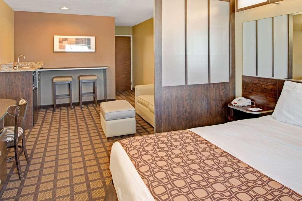 Microtel Inn & Suites By Wyndham Bluffs Council Bluffs Exteriör bild