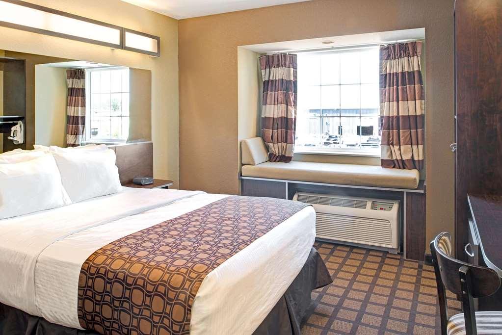 Microtel Inn & Suites By Wyndham Bluffs Council Bluffs Exteriör bild