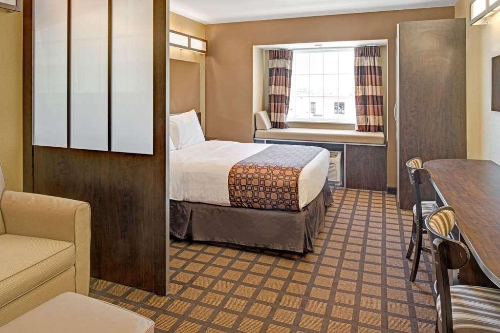 Microtel Inn & Suites By Wyndham Bluffs Council Bluffs Exteriör bild