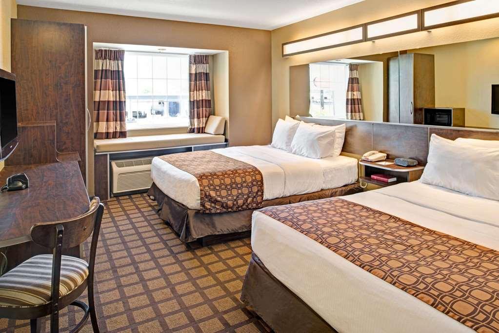 Microtel Inn & Suites By Wyndham Bluffs Council Bluffs Exteriör bild