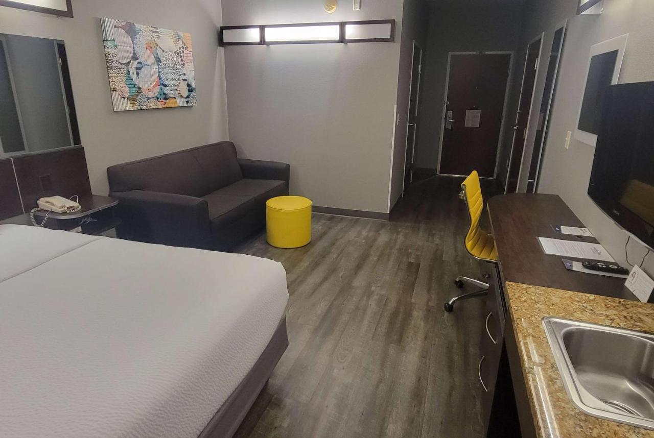 Microtel Inn & Suites By Wyndham Bluffs Council Bluffs Exteriör bild