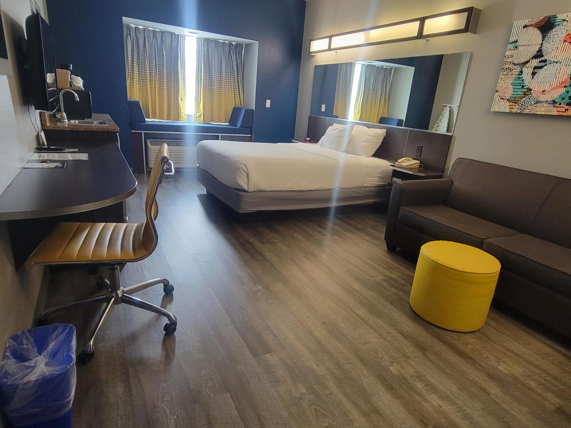 Microtel Inn & Suites By Wyndham Bluffs Council Bluffs Exteriör bild