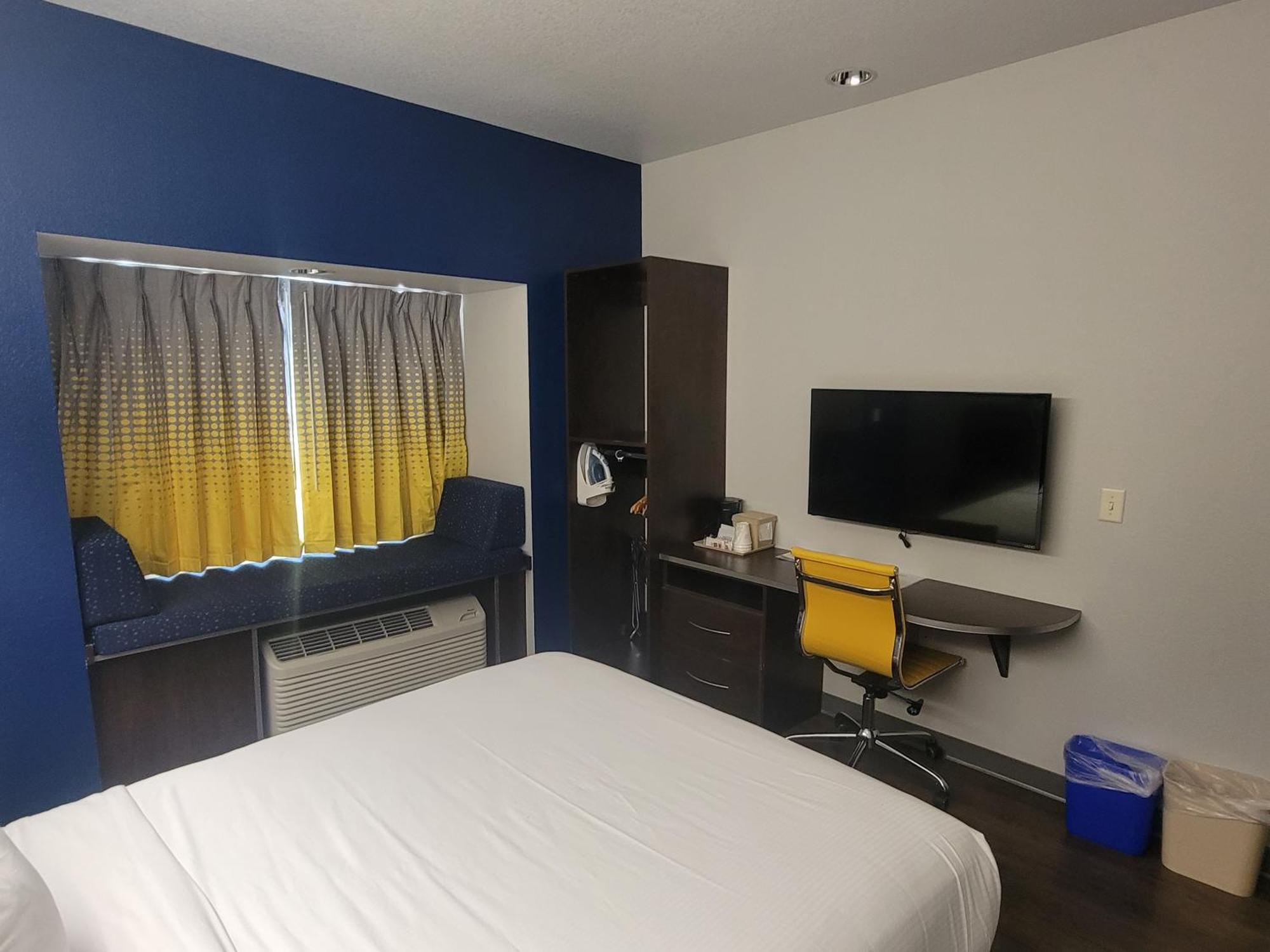 Microtel Inn & Suites By Wyndham Bluffs Council Bluffs Exteriör bild