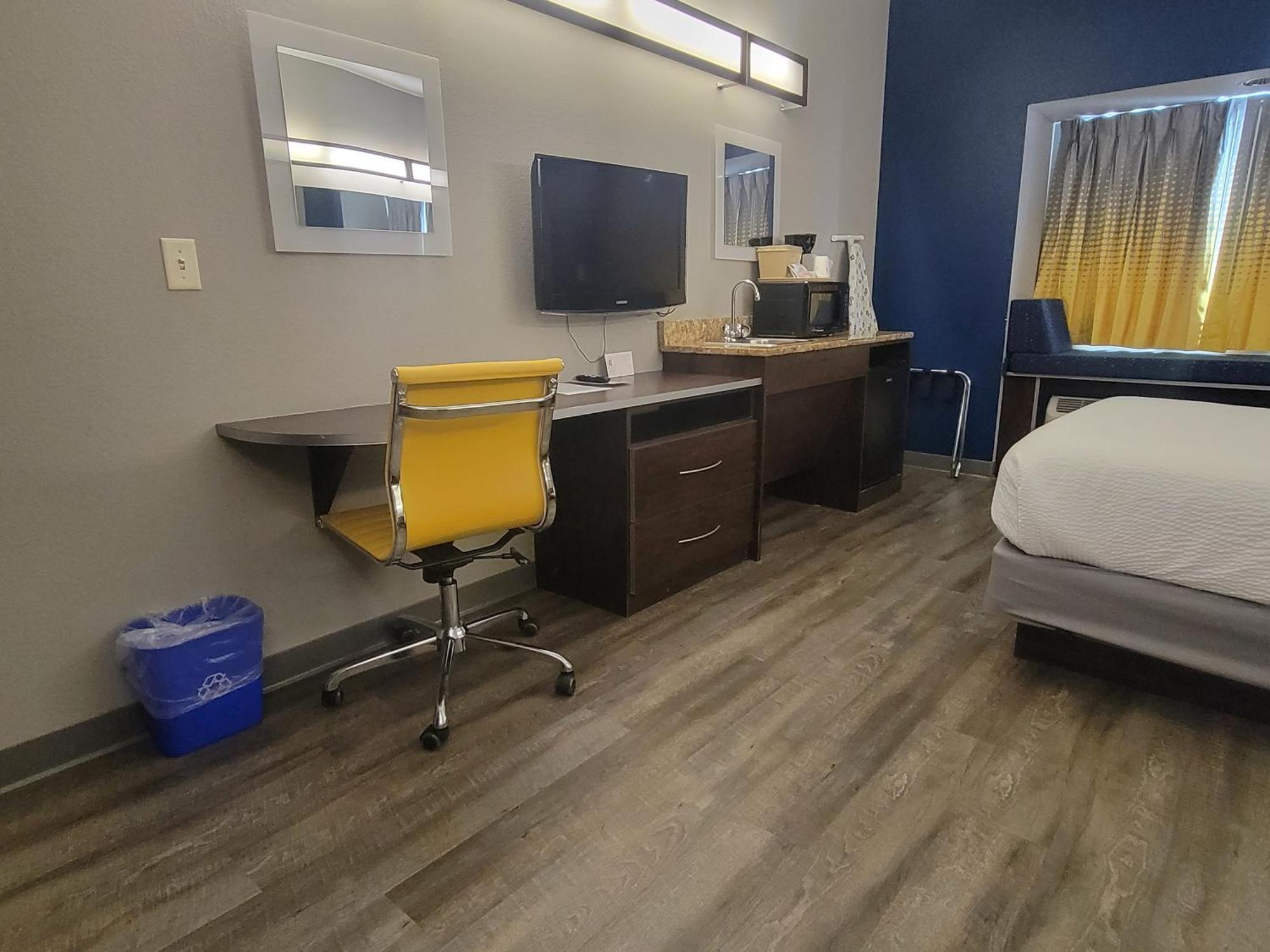 Microtel Inn & Suites By Wyndham Bluffs Council Bluffs Exteriör bild