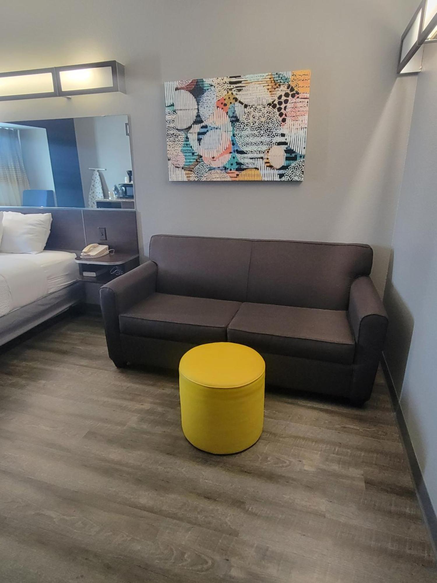 Microtel Inn & Suites By Wyndham Bluffs Council Bluffs Exteriör bild