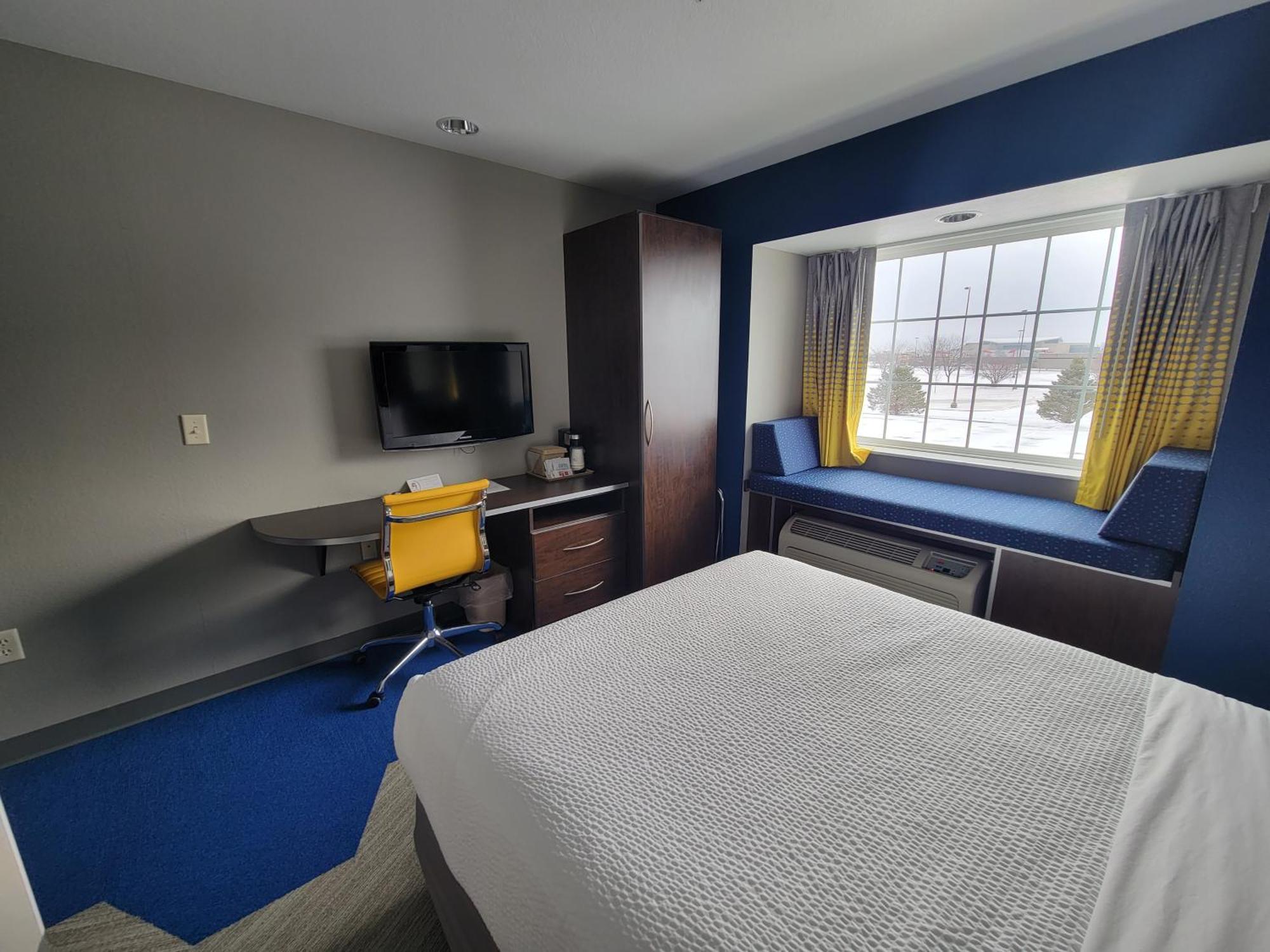 Microtel Inn & Suites By Wyndham Bluffs Council Bluffs Exteriör bild