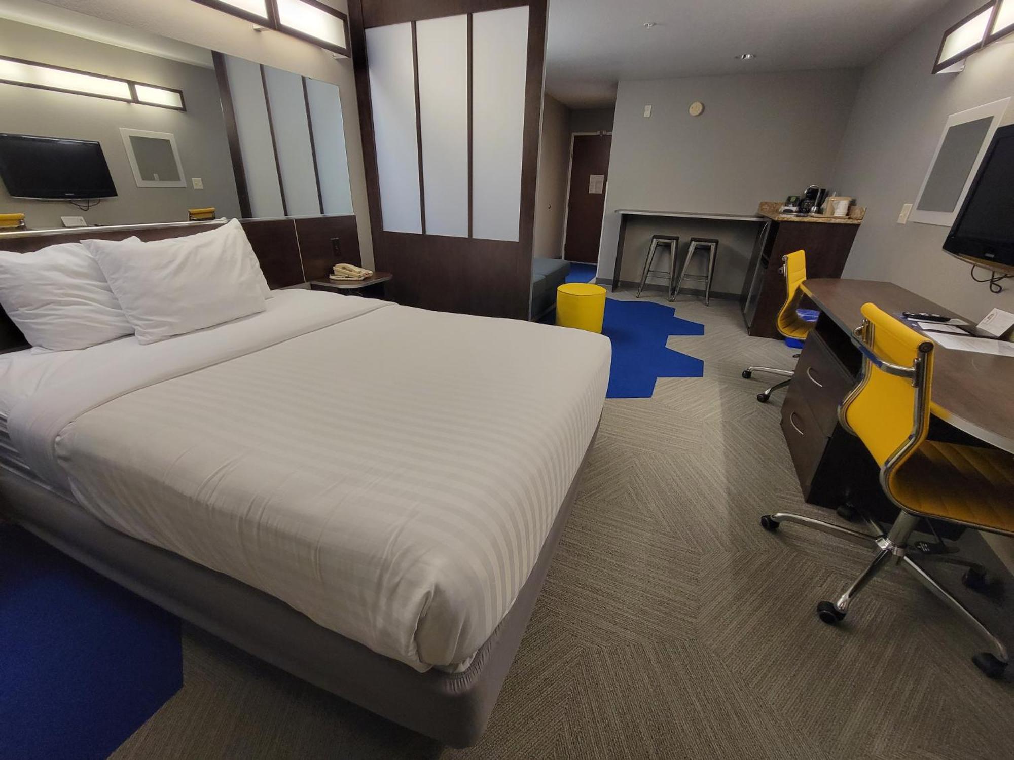 Microtel Inn & Suites By Wyndham Bluffs Council Bluffs Exteriör bild