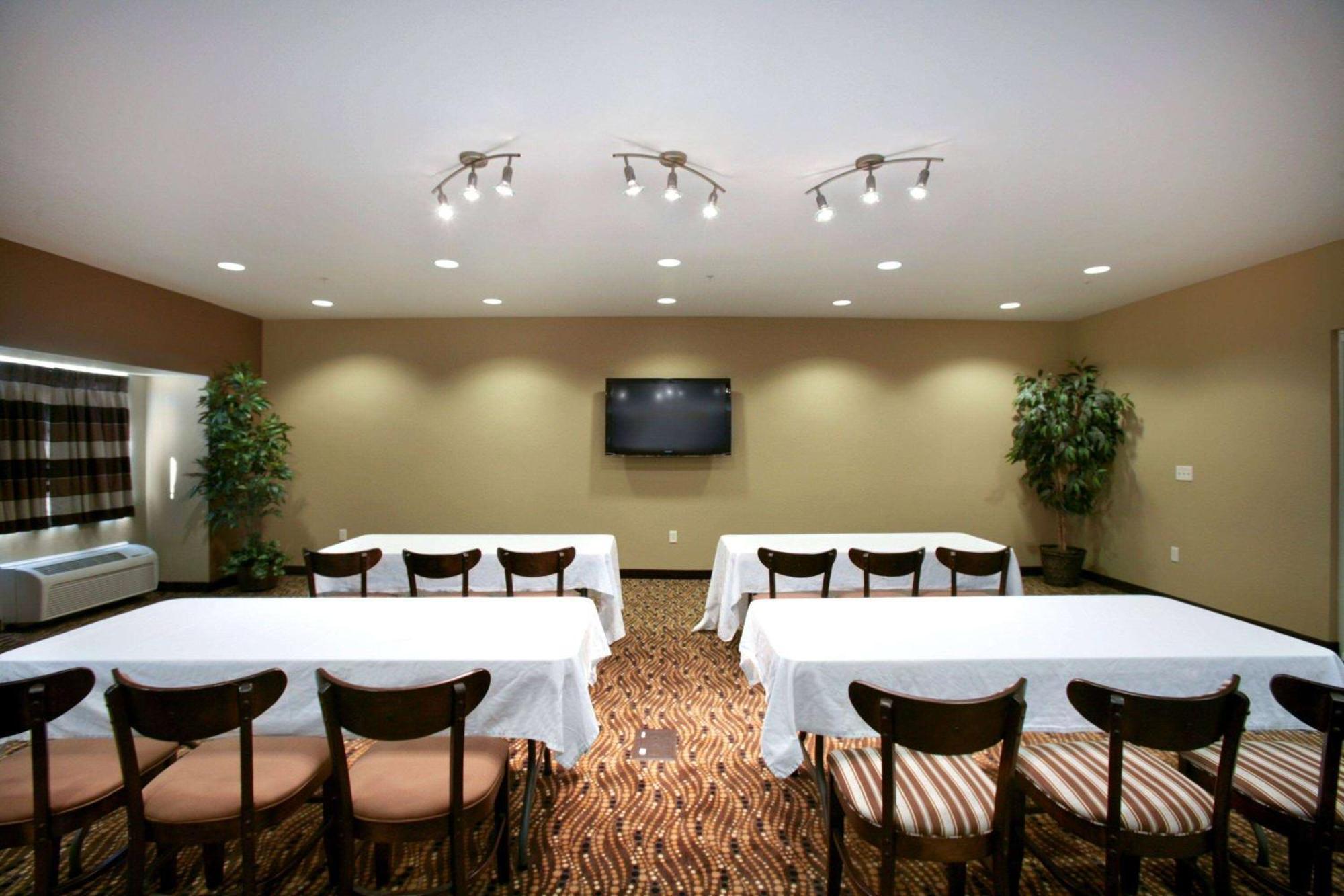 Microtel Inn & Suites By Wyndham Bluffs Council Bluffs Exteriör bild