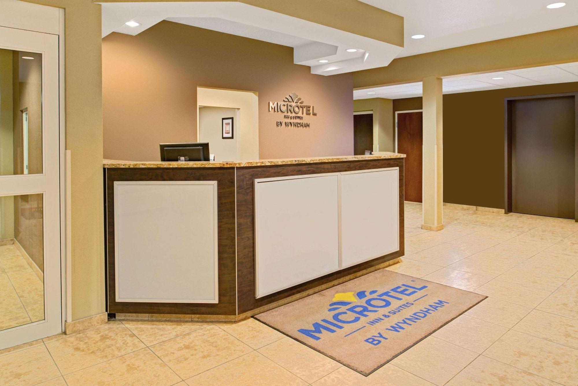 Microtel Inn & Suites By Wyndham Bluffs Council Bluffs Exteriör bild