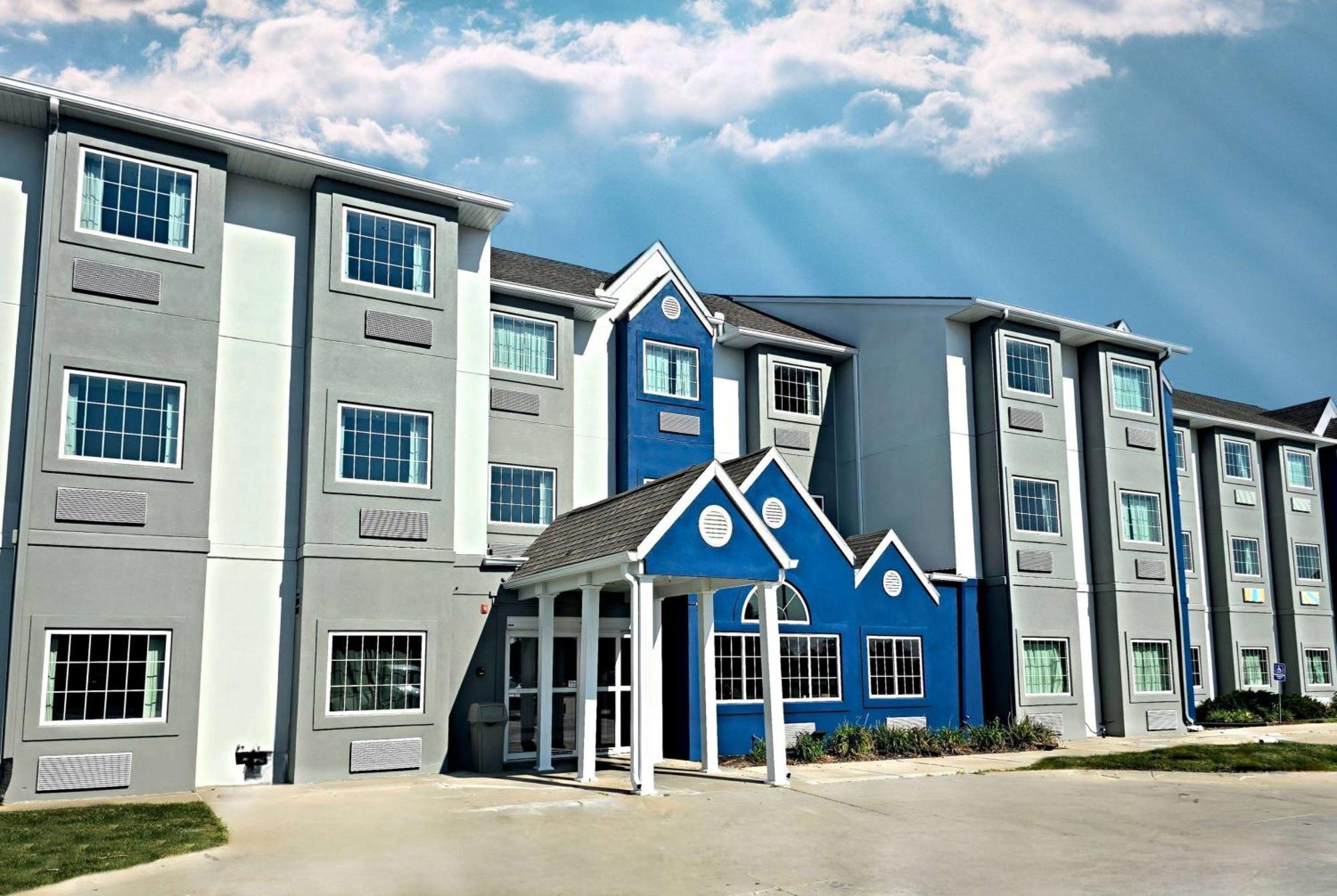 Microtel Inn & Suites By Wyndham Bluffs Council Bluffs Exteriör bild